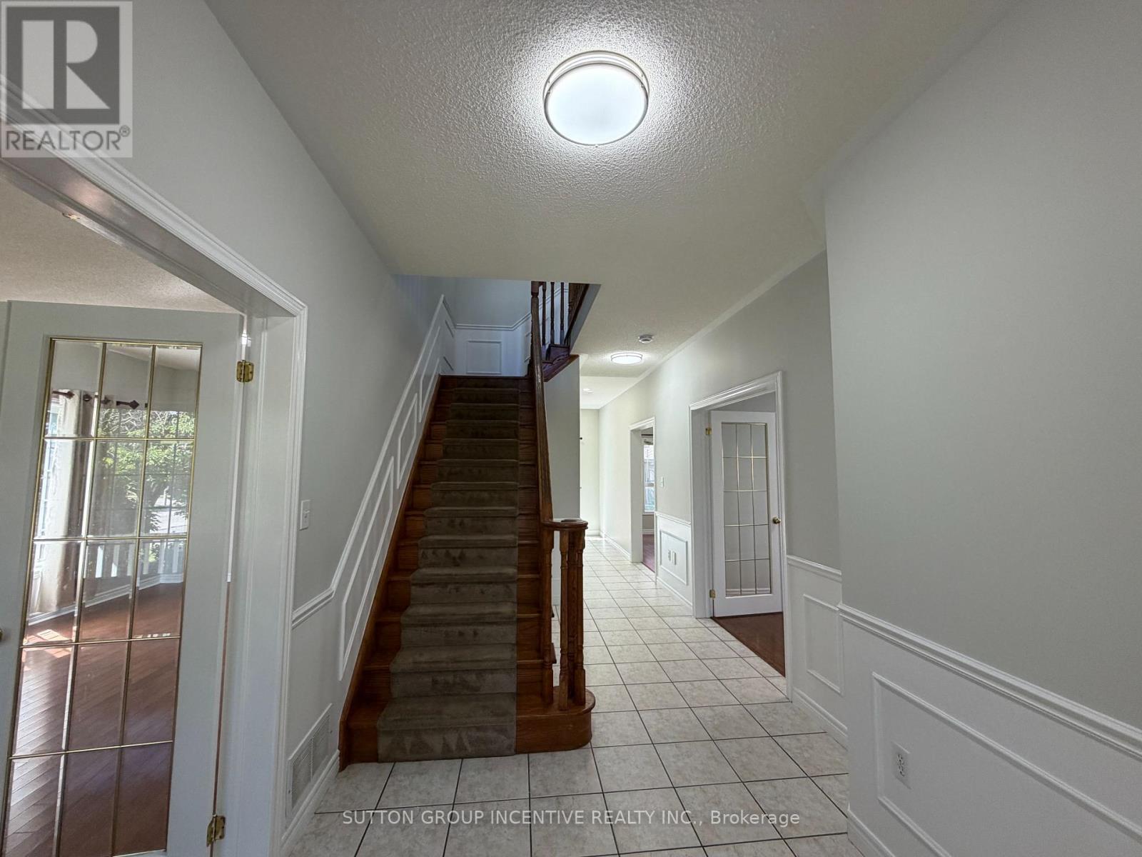 1 Buman Court, Barrie, Ontario  L4N 0L3 - Photo 5 - S13755932