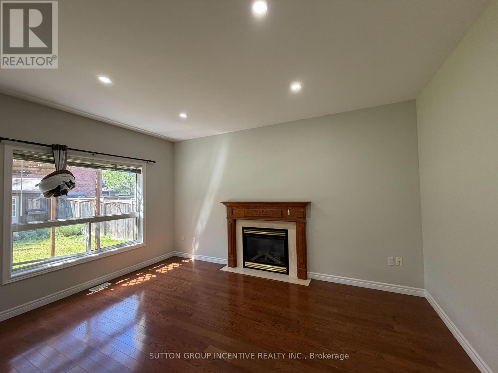 1 Buman Court, Barrie, Ontario  L4N 0L3 - Photo 9 - S13755932