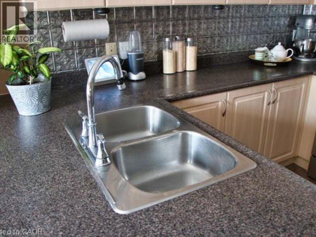 100 Beddoe Drive Unit# 42, Hamilton, Ontario  L8P 4Z2 - Photo 11 - 40860856