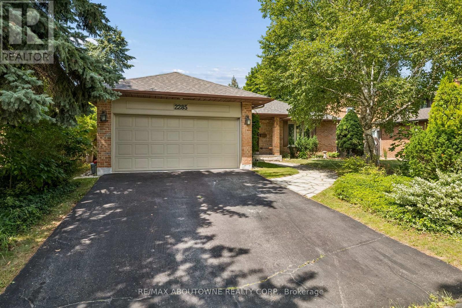 2285 DUNEDIN ROAD Oakville (FD Ford) Ontario Canada L6J5V4 2