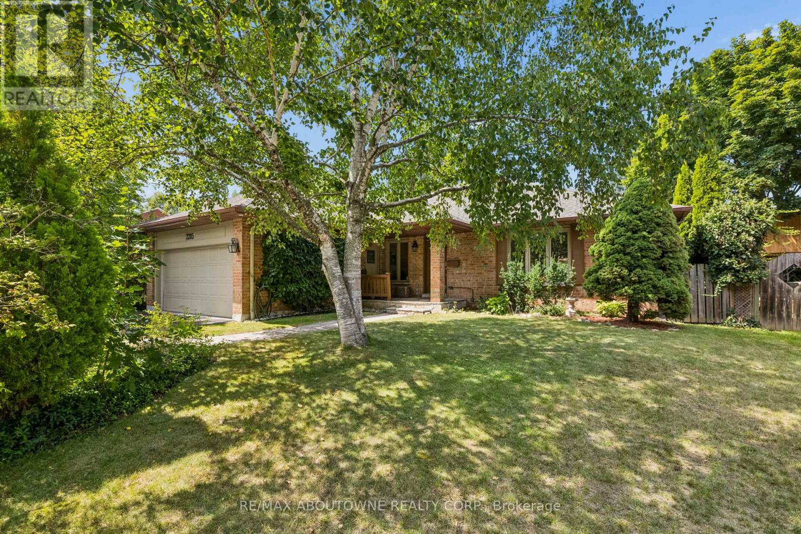 2285 DUNEDIN ROAD Oakville (FD Ford) Ontario Canada L6J5V4 3
