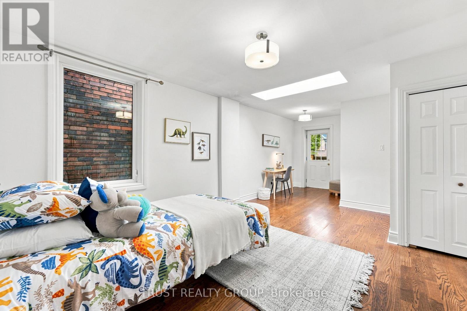 298 Garden Avenue, Toronto, Ontario  M6R 1J6 - Photo 14 - W13755872