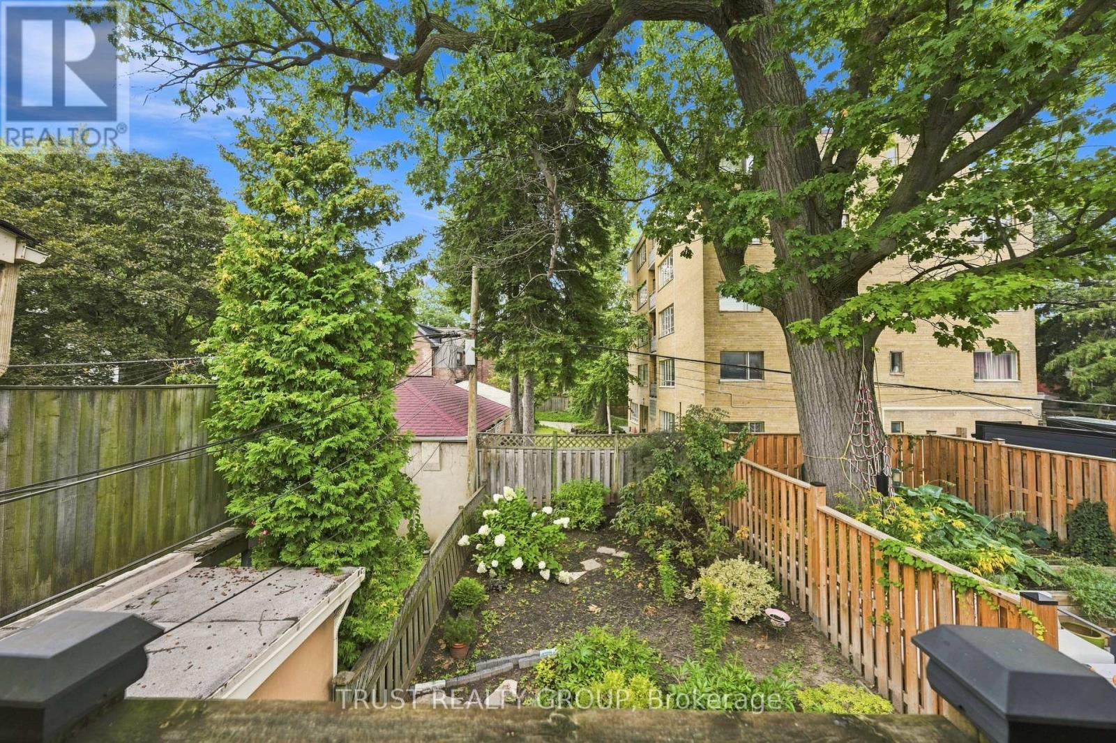 298 Garden Avenue, Toronto, Ontario  M6R 1J6 - Photo 31 - W13755872
