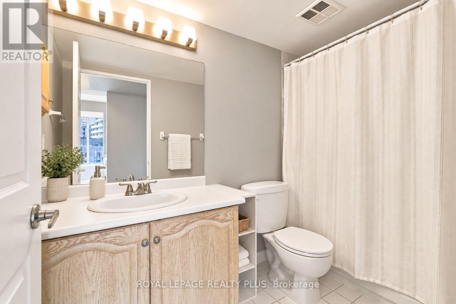 701 - 350 Rathburn Road W, Mississauga, Ontario  L5B 3Y2 - Photo 24 - W13755904
