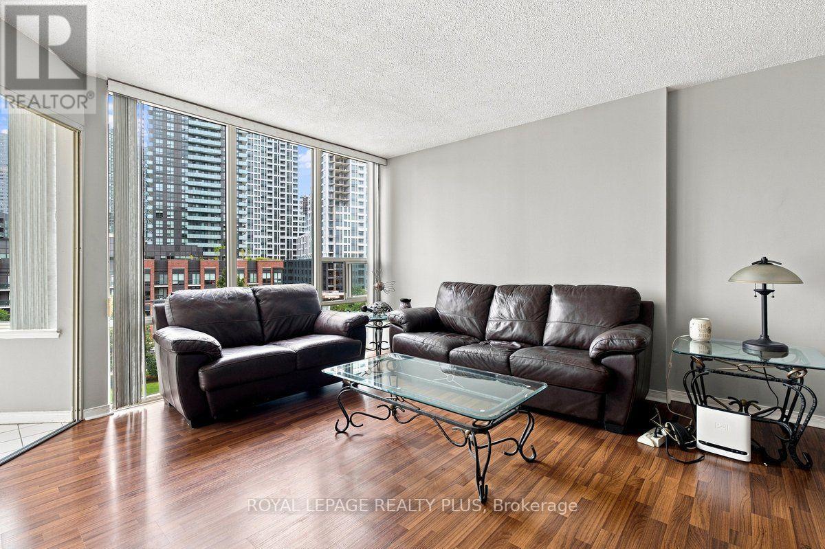 701 - 350 Rathburn Road W, Mississauga, Ontario  L5B 3Y2 - Photo 7 - W13755904