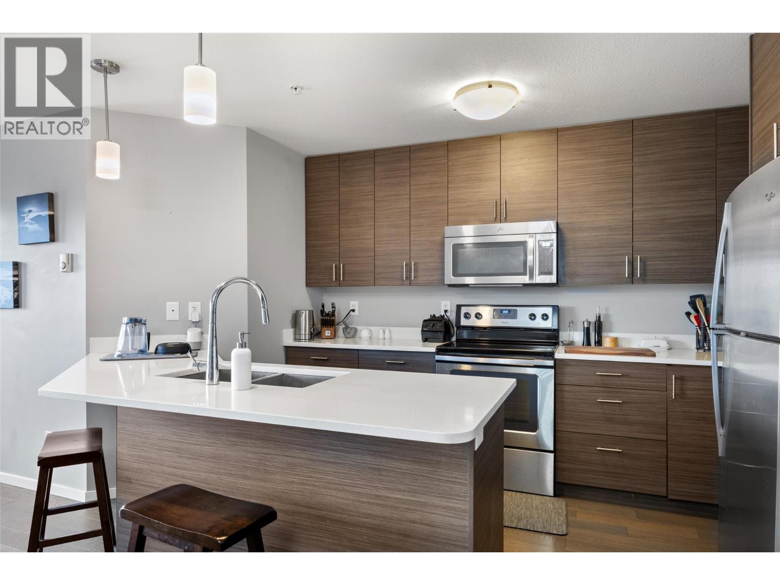 1200 Harrison Place Unit# 204, Kamloops, British Columbia  V1S 1M1 - Photo 2 - 10400090