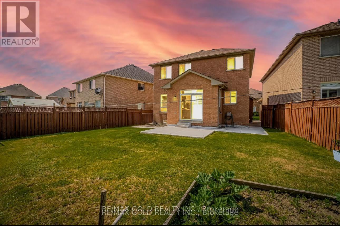 16 Mario Street, Brampton, Ontario  L6P 1N1 - Photo 18 - W13755970