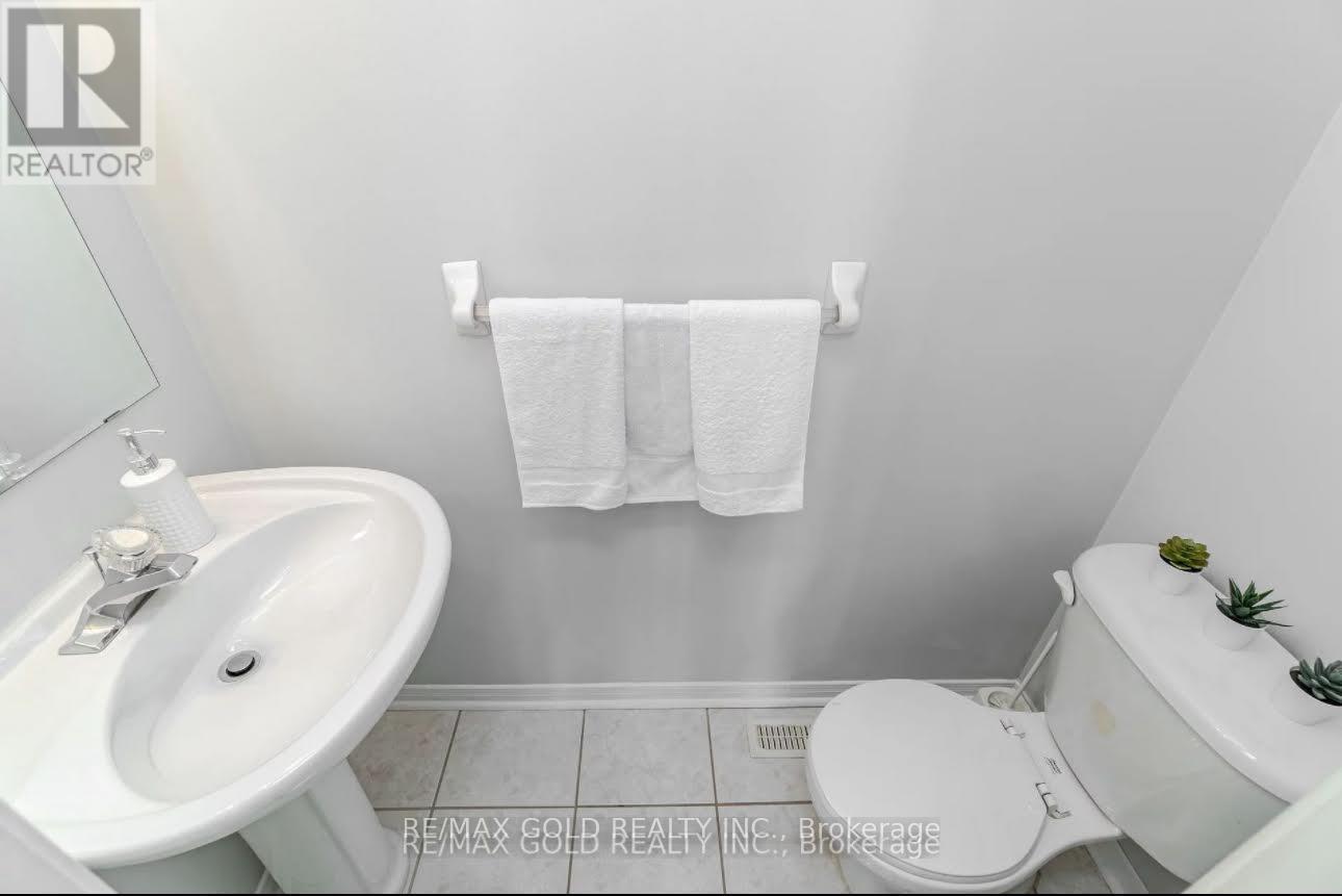 16 Mario Street, Brampton, Ontario  L6P 1N1 - Photo 3 - W13755970