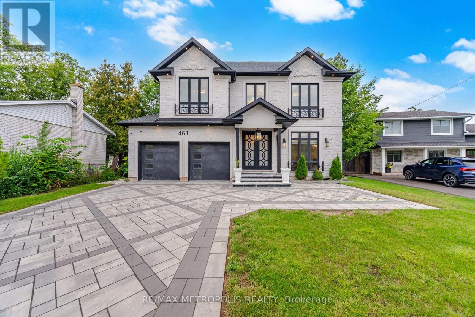 461 Sandlewood Road N, Oakville, Ontario  L6L 3S3 - Photo 2 - W13755976