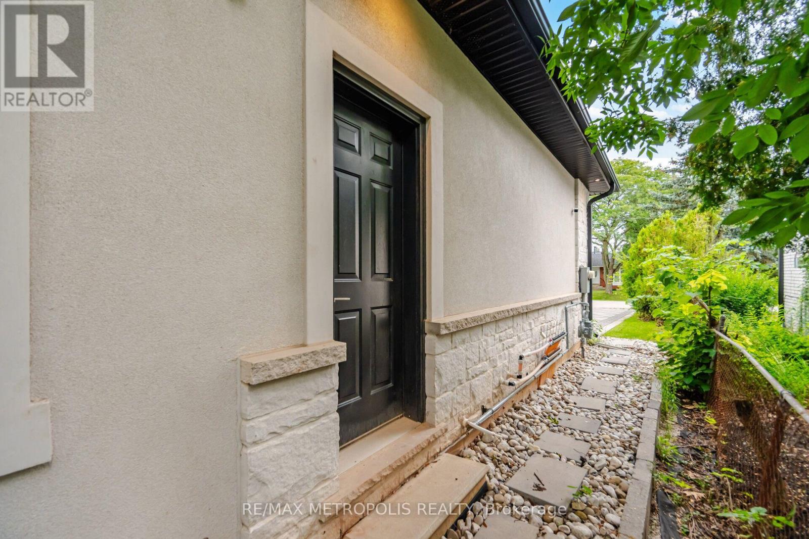 461 Sandlewood Road N, Oakville, Ontario  L6L 3S3 - Photo 40 - W13755976