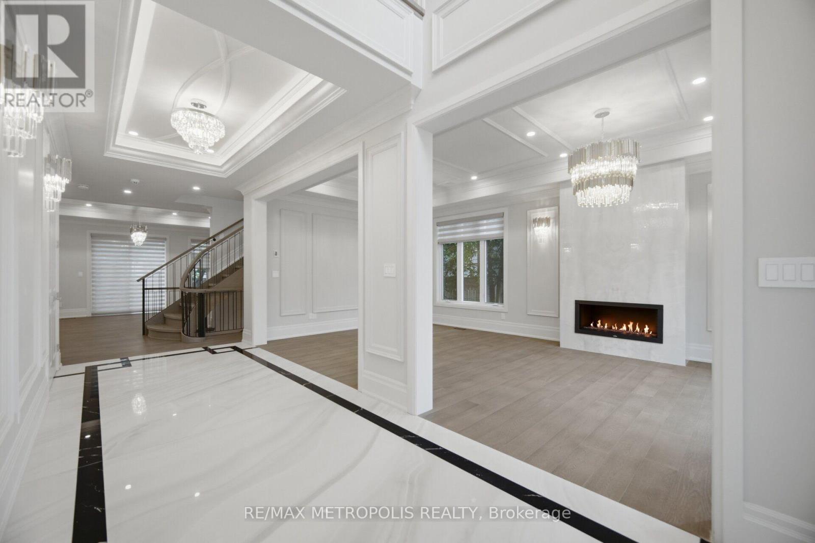 461 Sandlewood Road N, Oakville, Ontario  L6L 3S3 - Photo 5 - W13755976