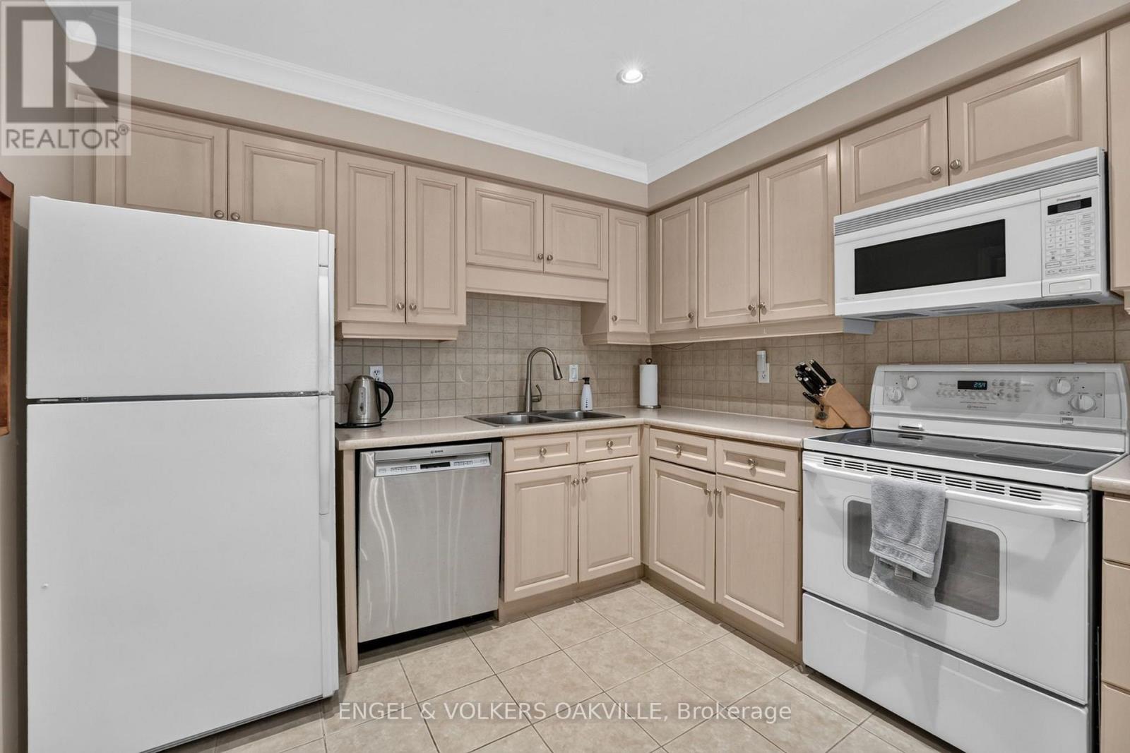 4300 Pheasant Run, Mississauga, Ontario  L5L 2B9 - Photo 16 - W13755986