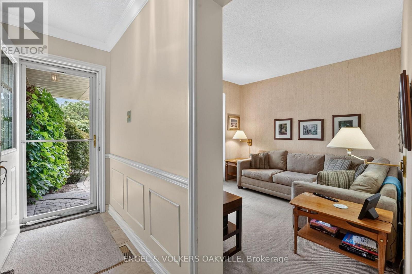 4300 Pheasant Run, Mississauga, Ontario  L5L 2B9 - Photo 6 - W13755986