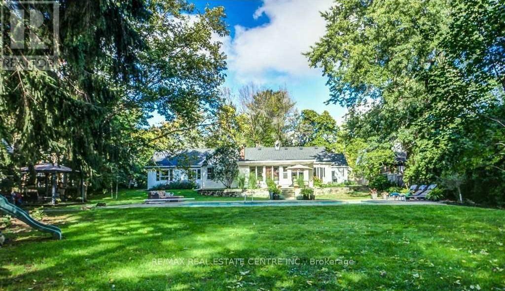 582 CEDAR AVENUE, Burlington, Ontario