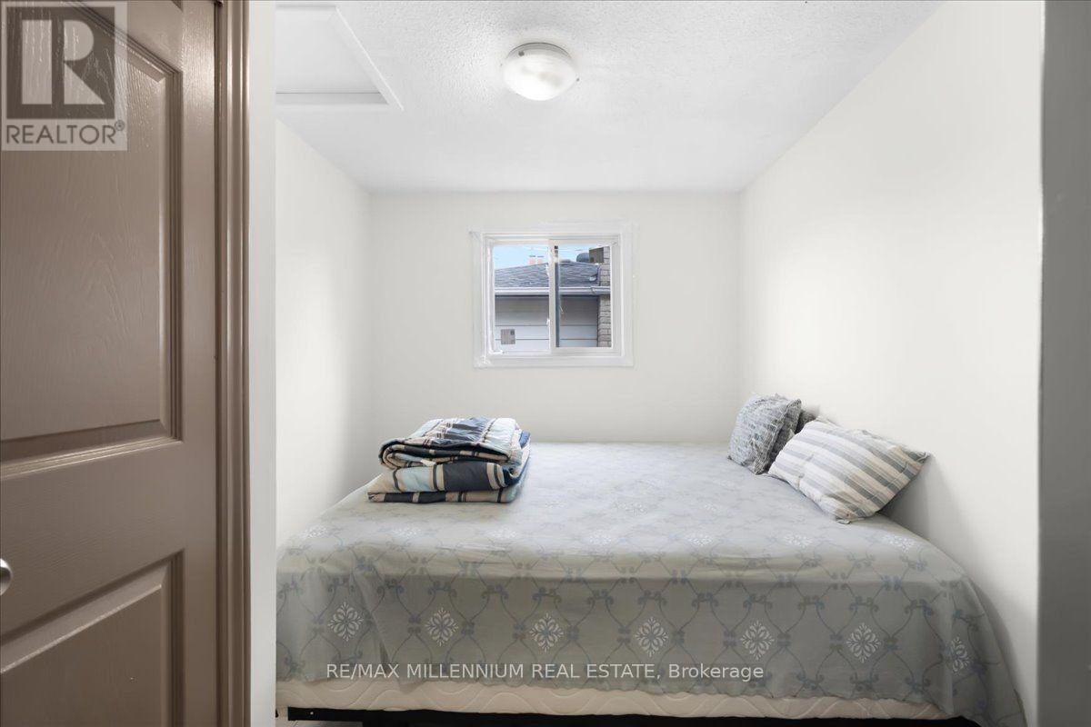 26 Talbot Street, Brampton, Ontario  L6X 2P5 - Photo 13 - W13756012