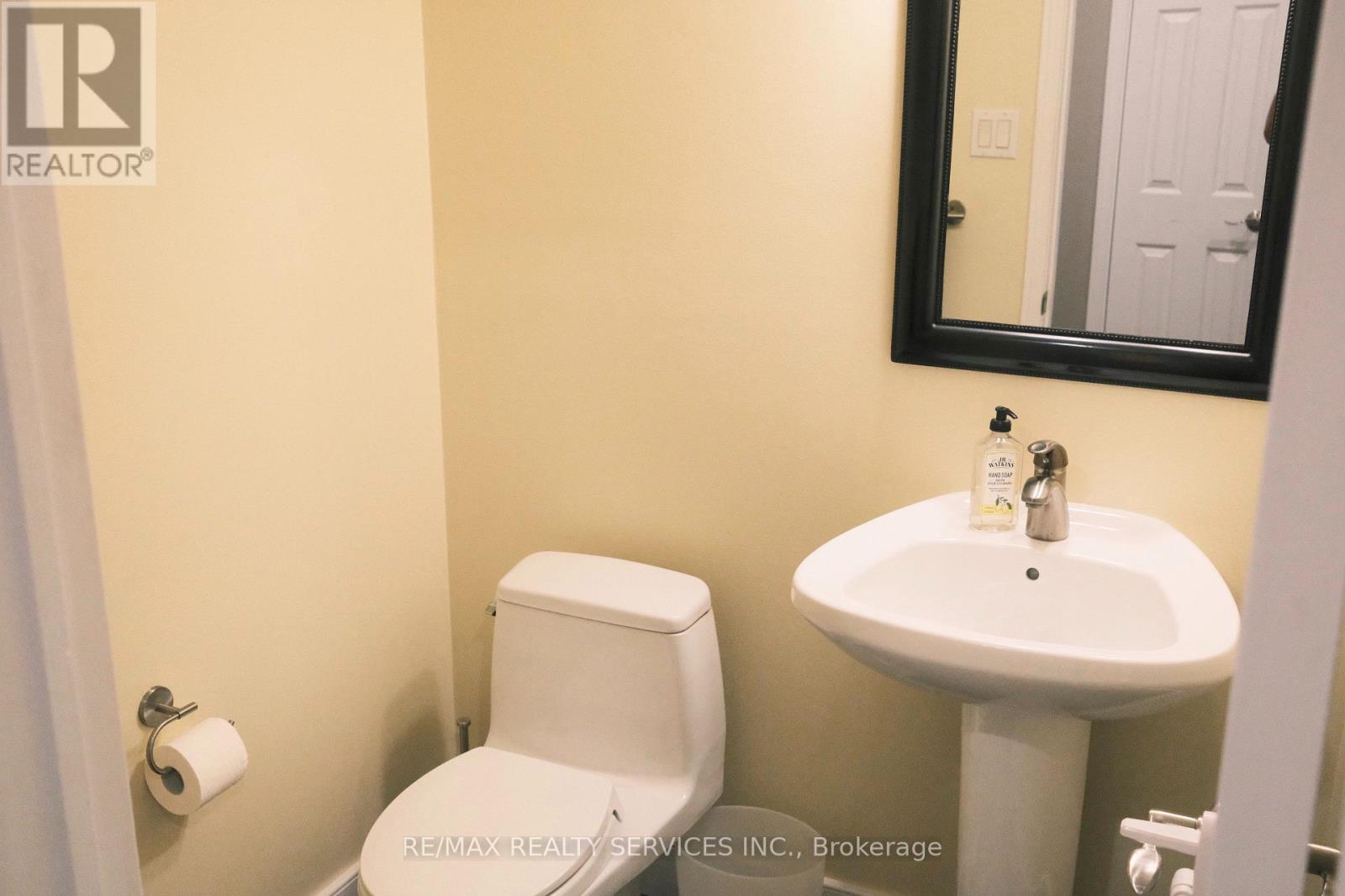3975 Seebring Crescent, Mississauga, Ontario  L5L 3Y1 - Photo 12 - W13756032