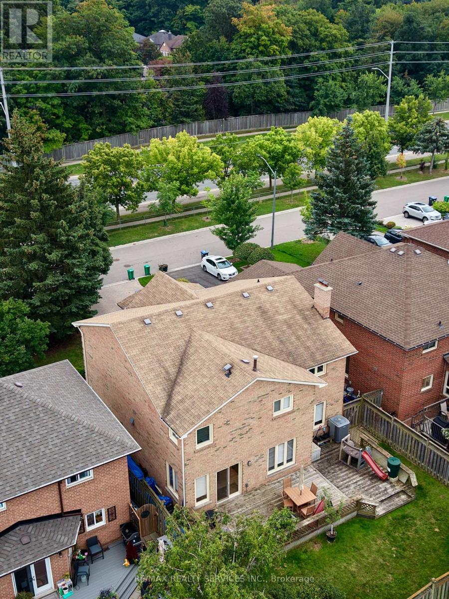 3975 Seebring Crescent, Mississauga, Ontario  L5L 3Y1 - Photo 29 - W13756032