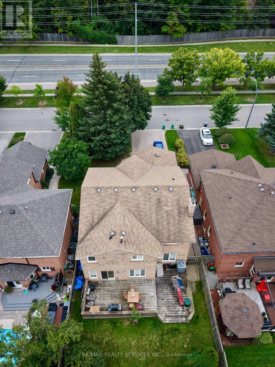 3975 Seebring Crescent, Mississauga, Ontario  L5L 3Y1 - Photo 30 - W13756032