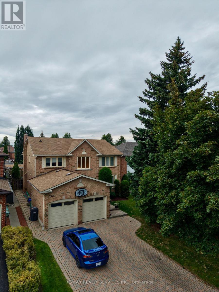 3975 Seebring Crescent, Mississauga, Ontario  L5L 3Y1 - Photo 34 - W13756032