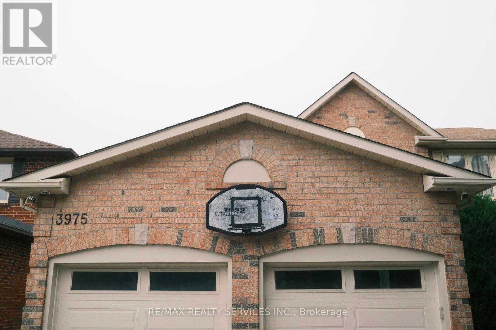 3975 Seebring Crescent, Mississauga, Ontario  L5L 3Y1 - Photo 5 - W13756032