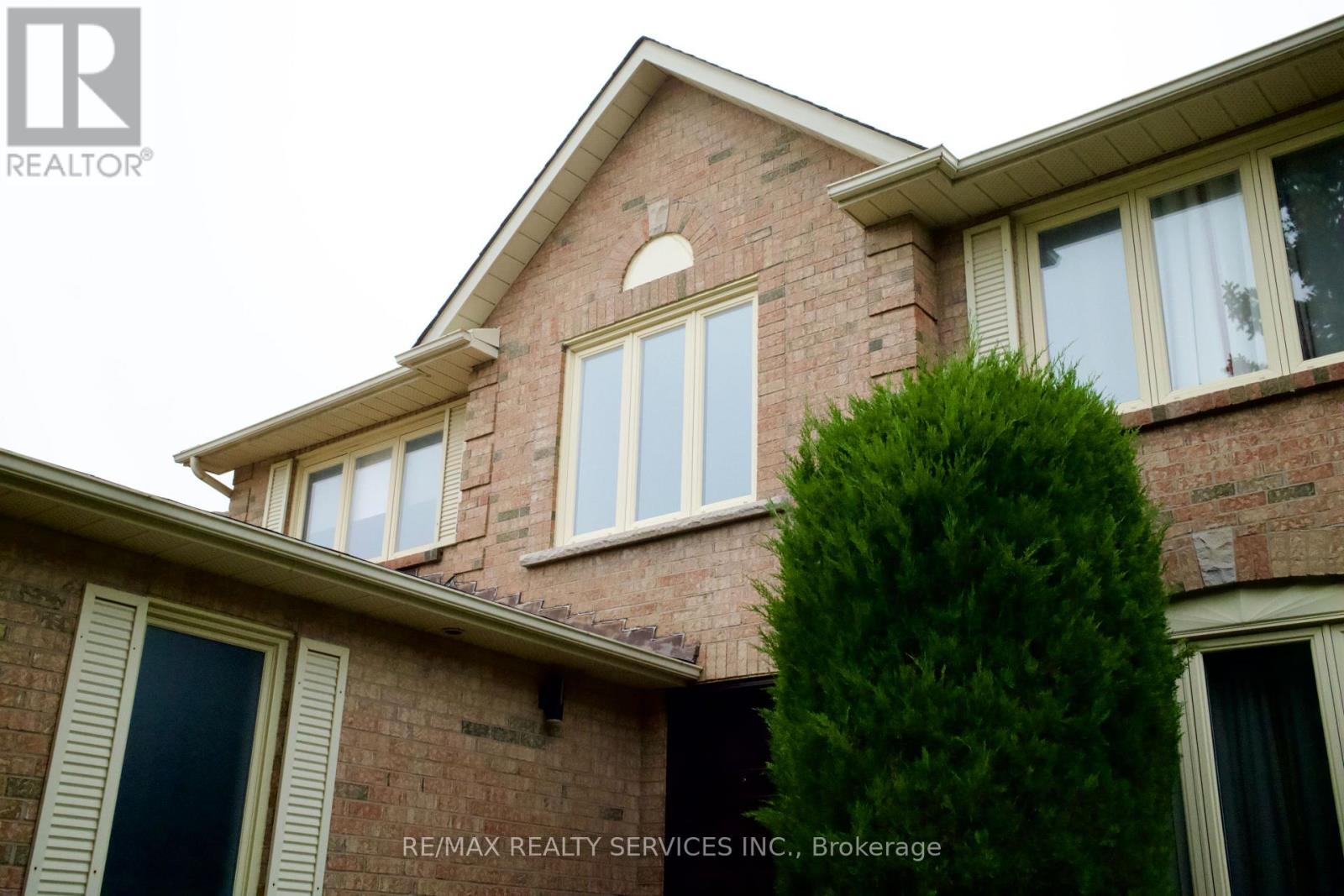 3975 Seebring Crescent, Mississauga, Ontario  L5L 3Y1 - Photo 7 - W13756032