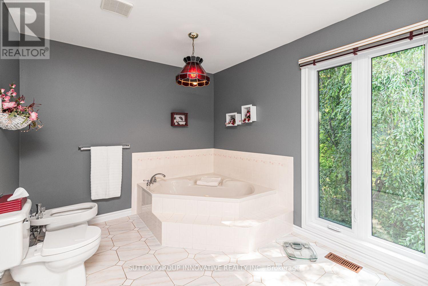 59 Renata Court, Hamilton, Ontario  L9H 6X2 - Photo 20 - X13755790