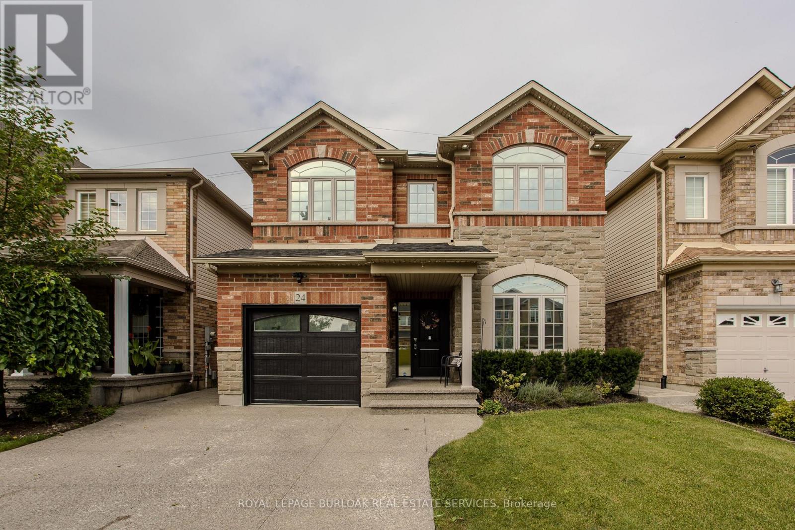 24 NEWCASTLE COURT, Hamilton, Ontario