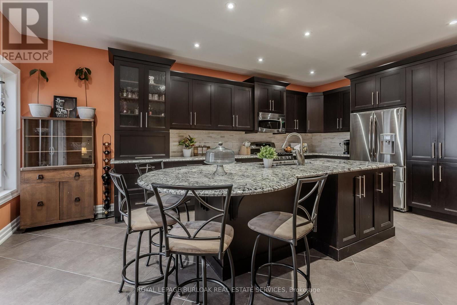 24 Newcastle Court, Hamilton, Ontario  L8V 0A6 - Photo 9 - X13756050