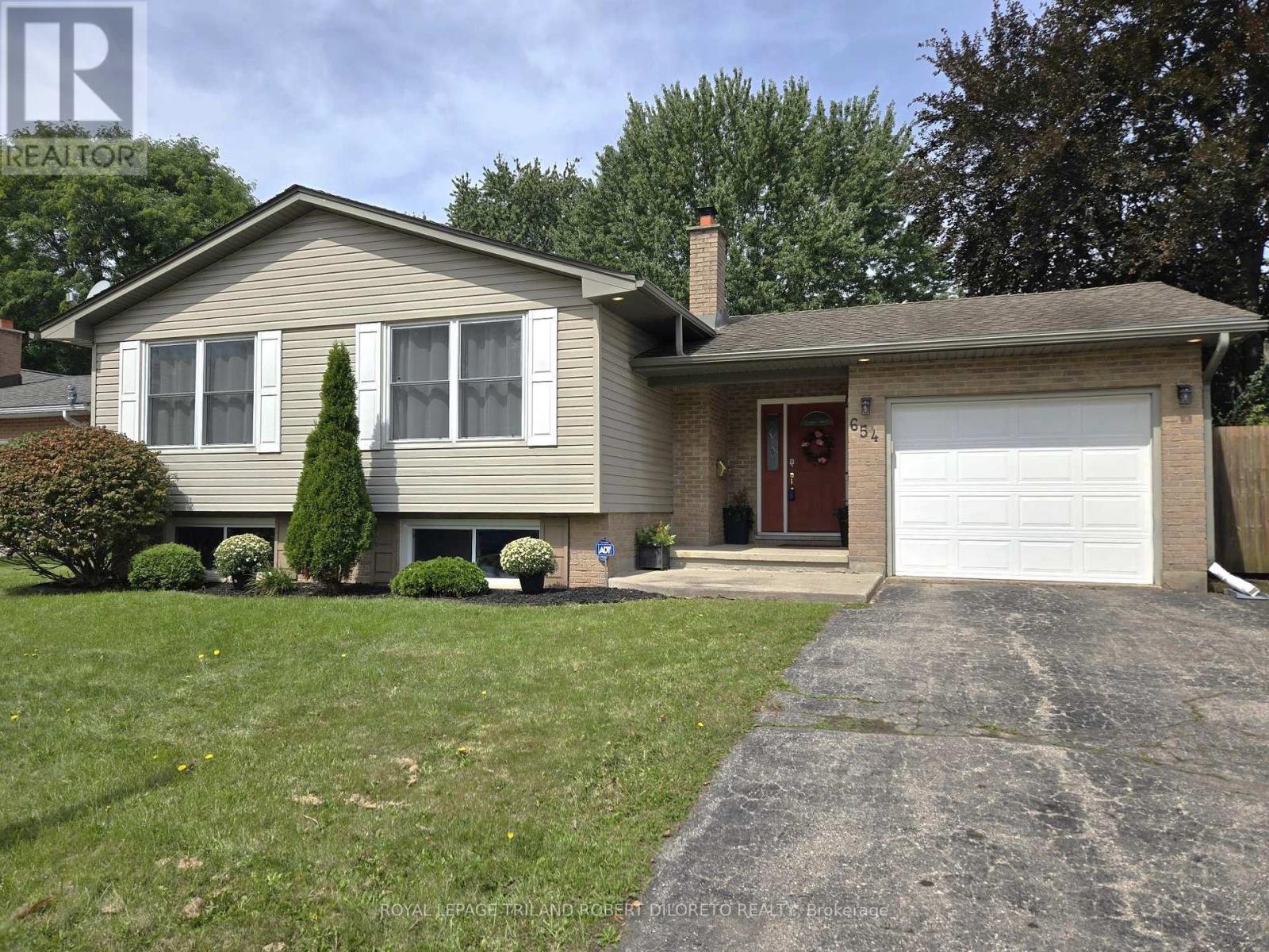 654 Grenfell Drive, London North, Ontario  N5X 2N2 - Photo 2 - X13752574