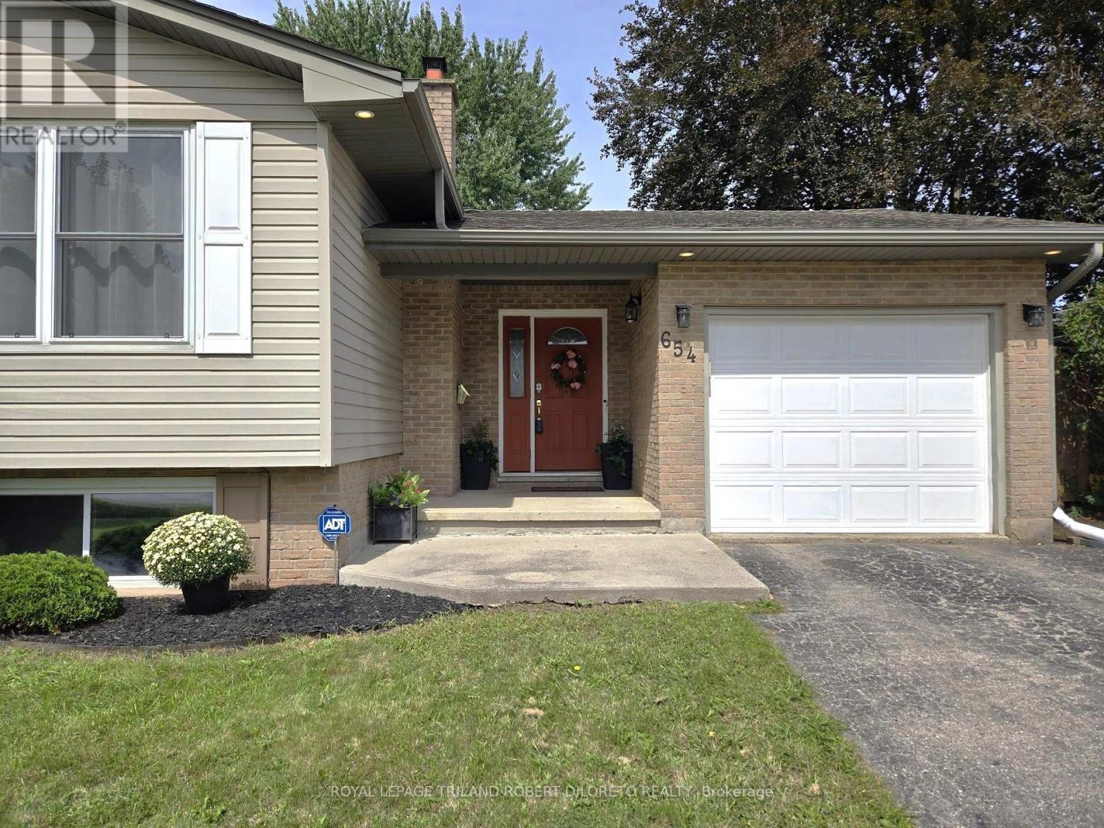 654 Grenfell Drive, London North, Ontario  N5X 2N2 - Photo 7 - X13752574