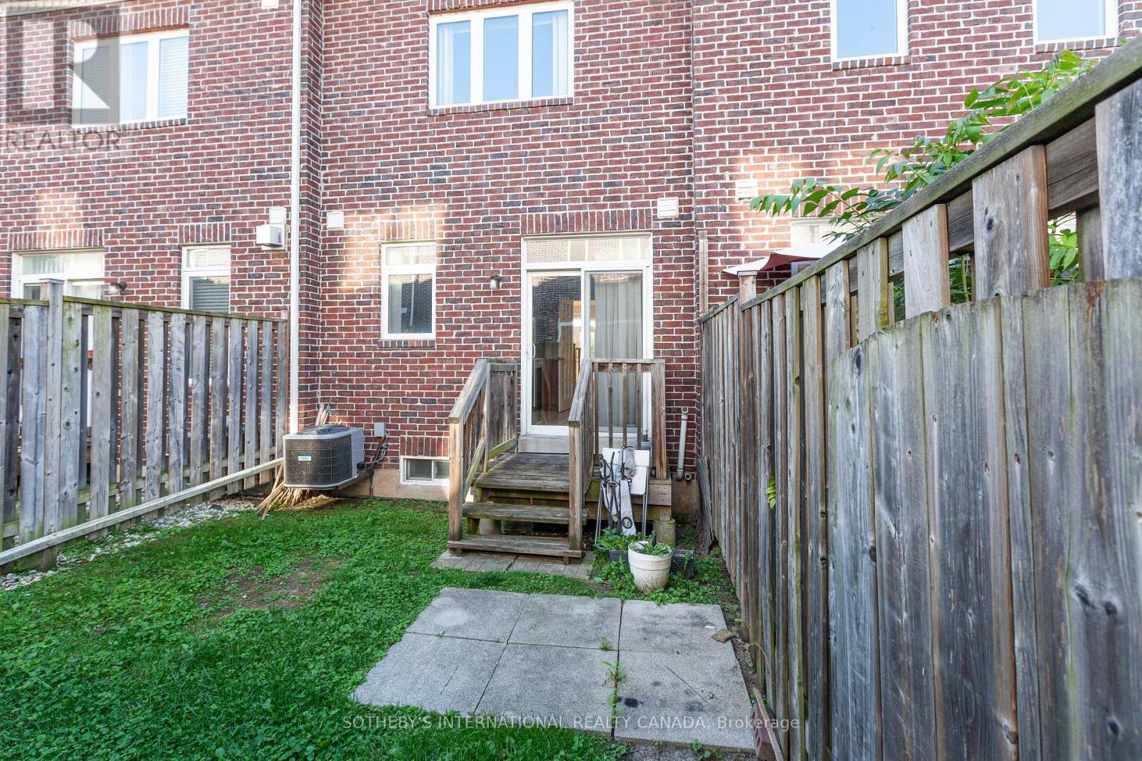 60 Routliffe Lane, Toronto, Ontario  M2N 0A5 - Photo 16 - C13748790