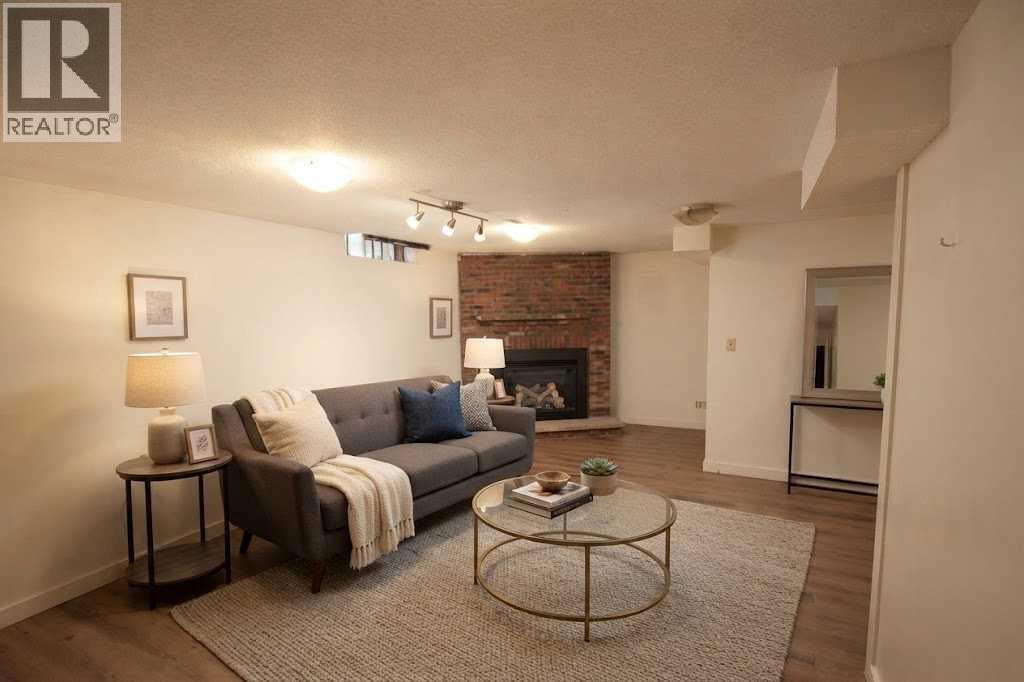 379 Falmere Road NE, Calgary, Alberta  T3J 2Z5 - Photo 11 - A2326447
