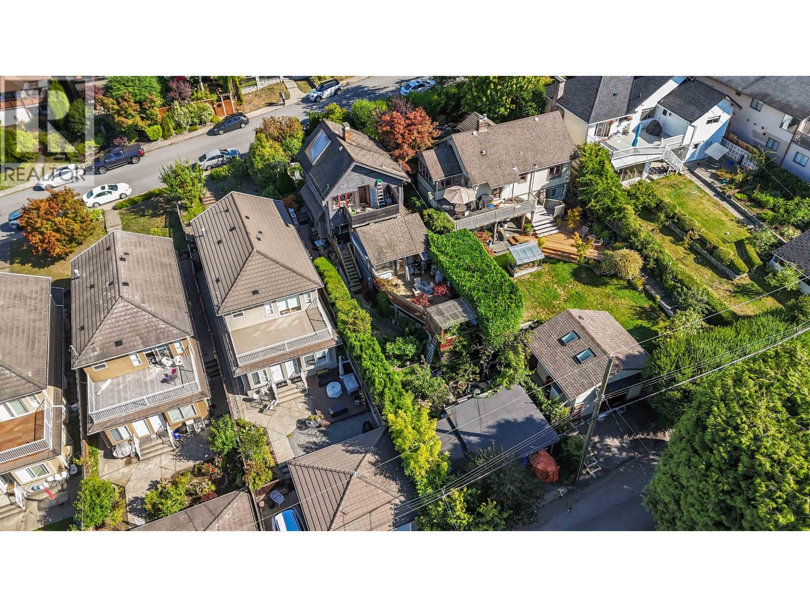 319 E 27th Street, North Vancouver, British Columbia  V7N 1B9 - Photo 5 - R3162187