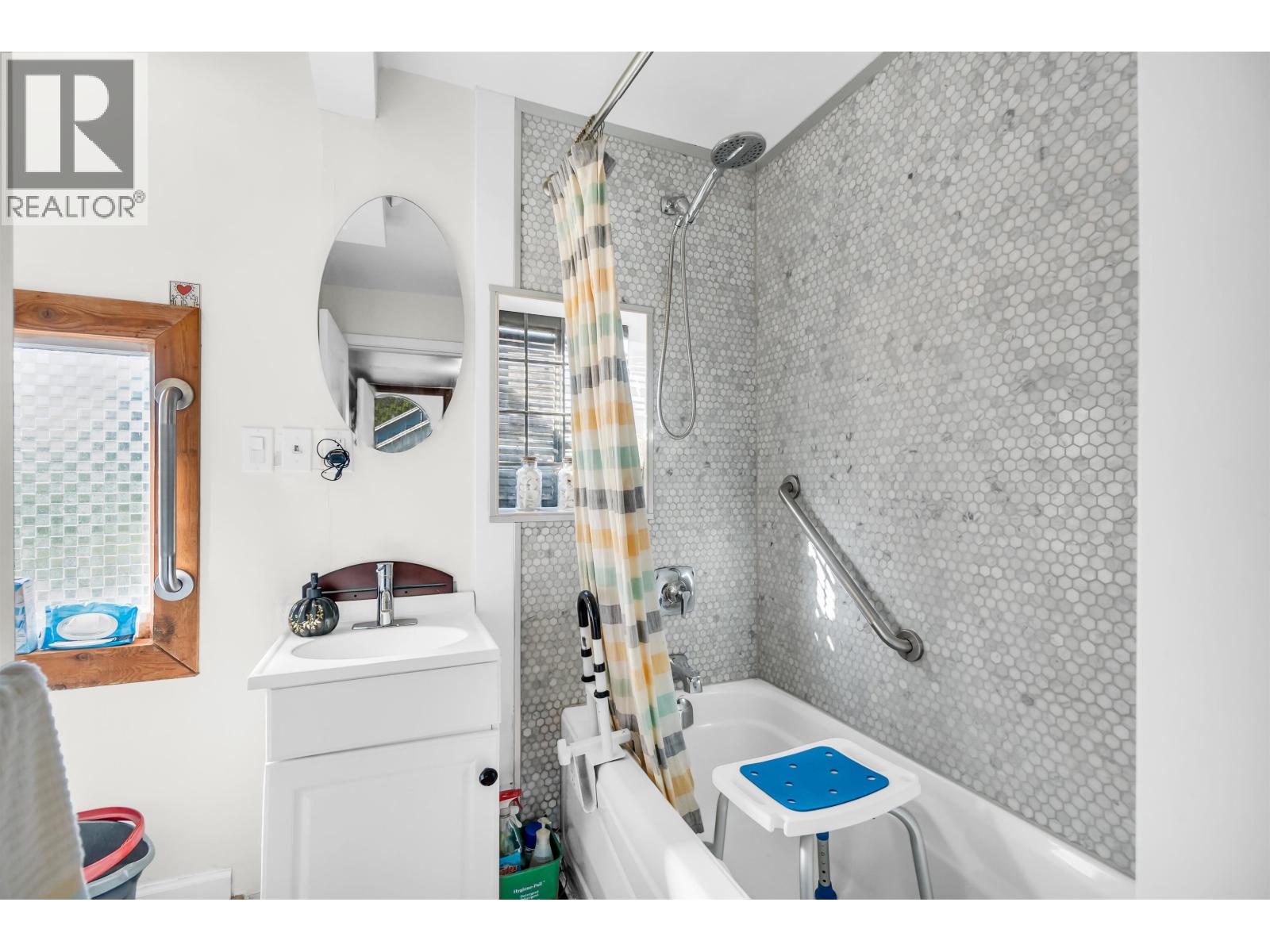 319 E 27th Street, North Vancouver, British Columbia  V7N 1B9 - Photo 17 - R3162187