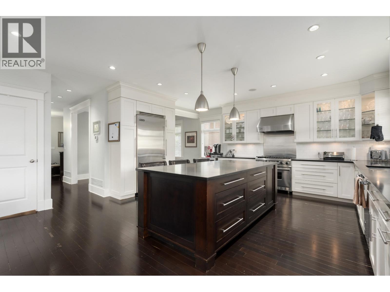 3955 Dundas Street, Burnaby, British Columbia  V5C 1A6 - Photo 4 - R3162298