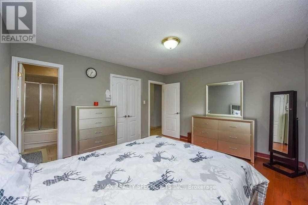 2 Marchbank Crescent, Brampton, Ontario  L6S 3B1 - Photo 19 - W13748590