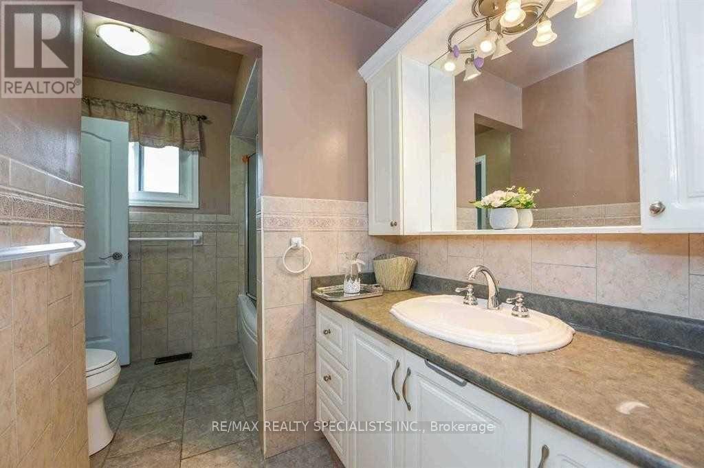 2 Marchbank Crescent, Brampton, Ontario  L6S 3B1 - Photo 24 - W13748590