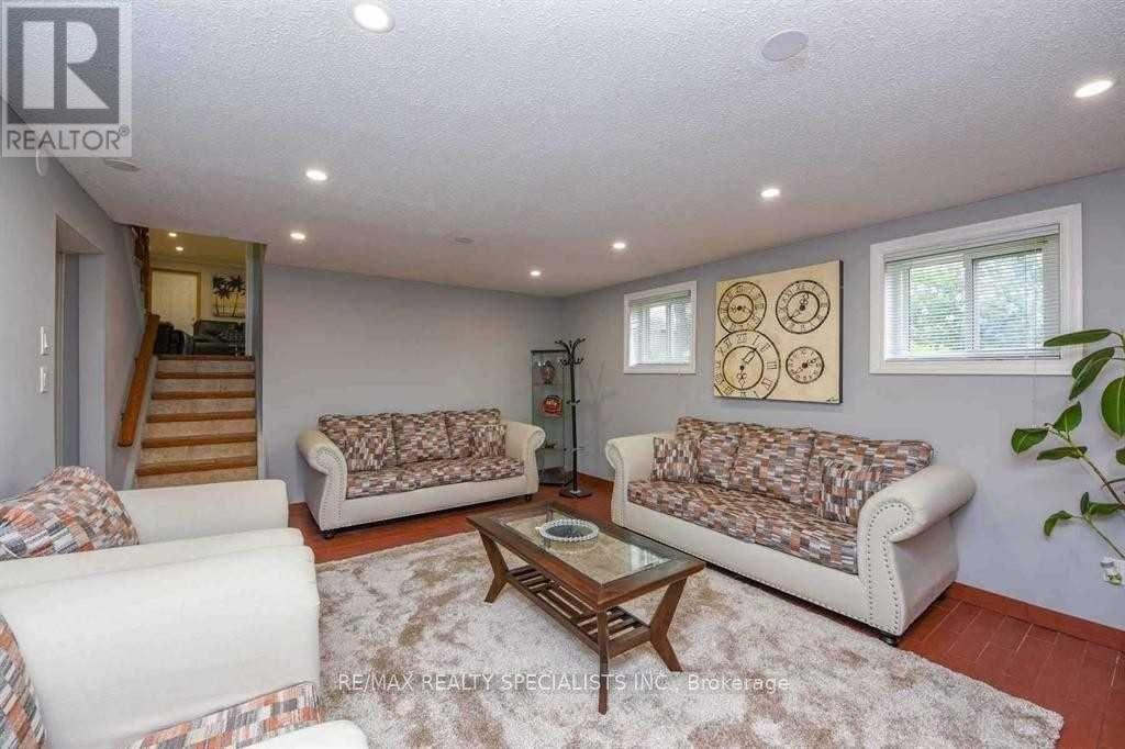 2 Marchbank Crescent, Brampton, Ontario  L6S 3B1 - Photo 28 - W13748590