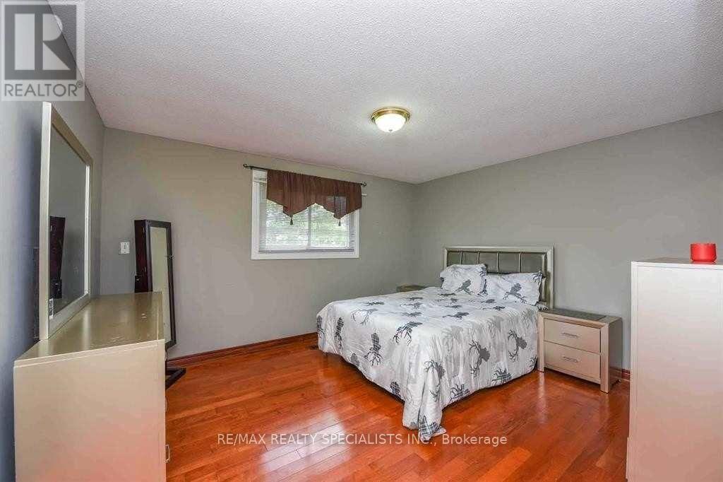 2 Marchbank Crescent, Brampton, Ontario  L6S 3B1 - Photo 18 - W13748590