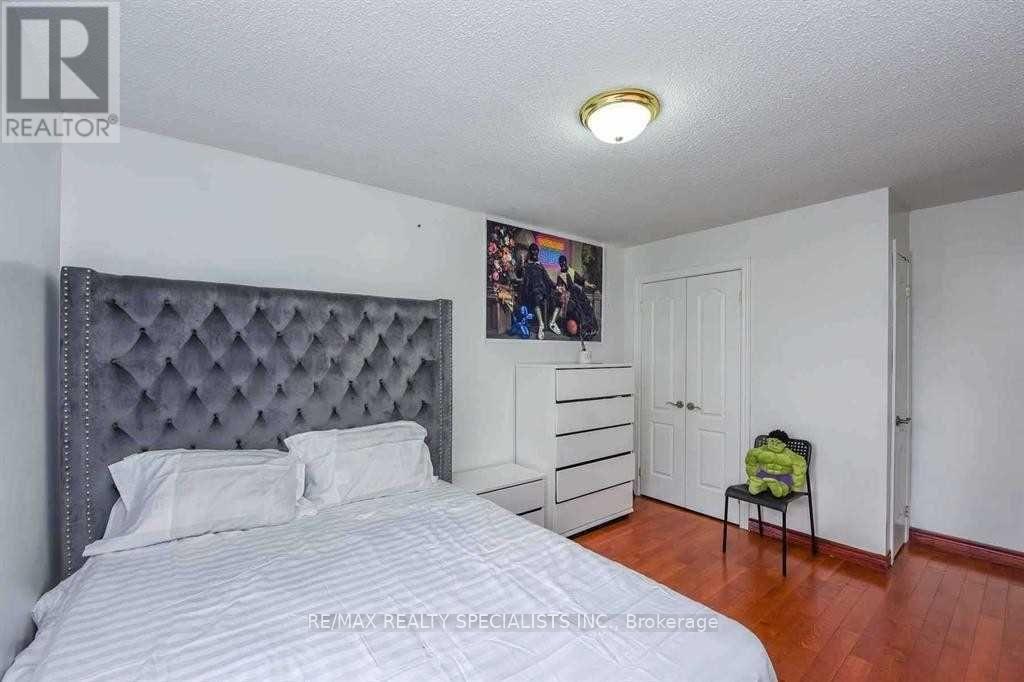 2 Marchbank Crescent, Brampton, Ontario  L6S 3B1 - Photo 23 - W13748590