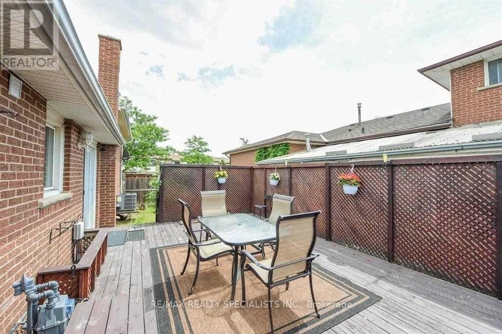 2 Marchbank Crescent, Brampton, Ontario  L6S 3B1 - Photo 32 - W13748590
