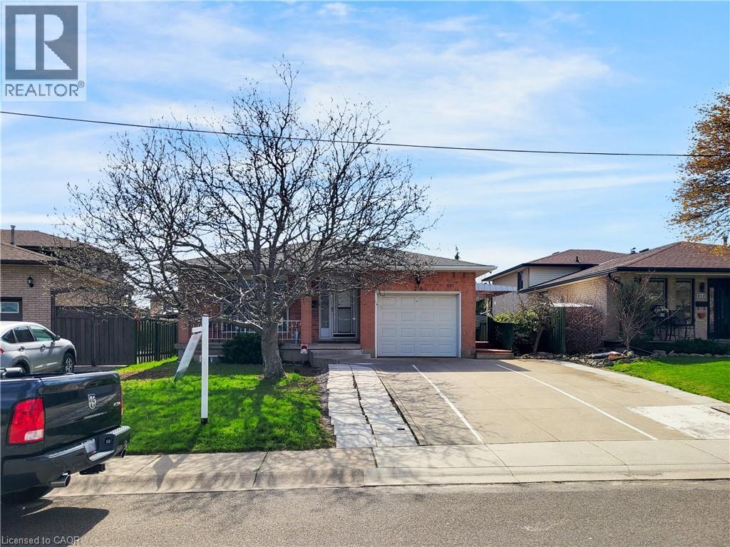 216 RAVENBURY Drive Unit# B2, Hamilton, Ontario