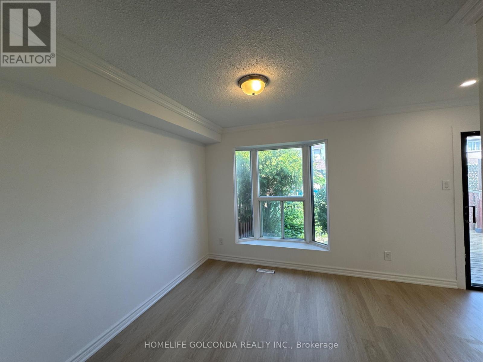 12 Grenbeck Drive, Toronto, Ontario  M1V 2H6 - Photo 8 - E13756160