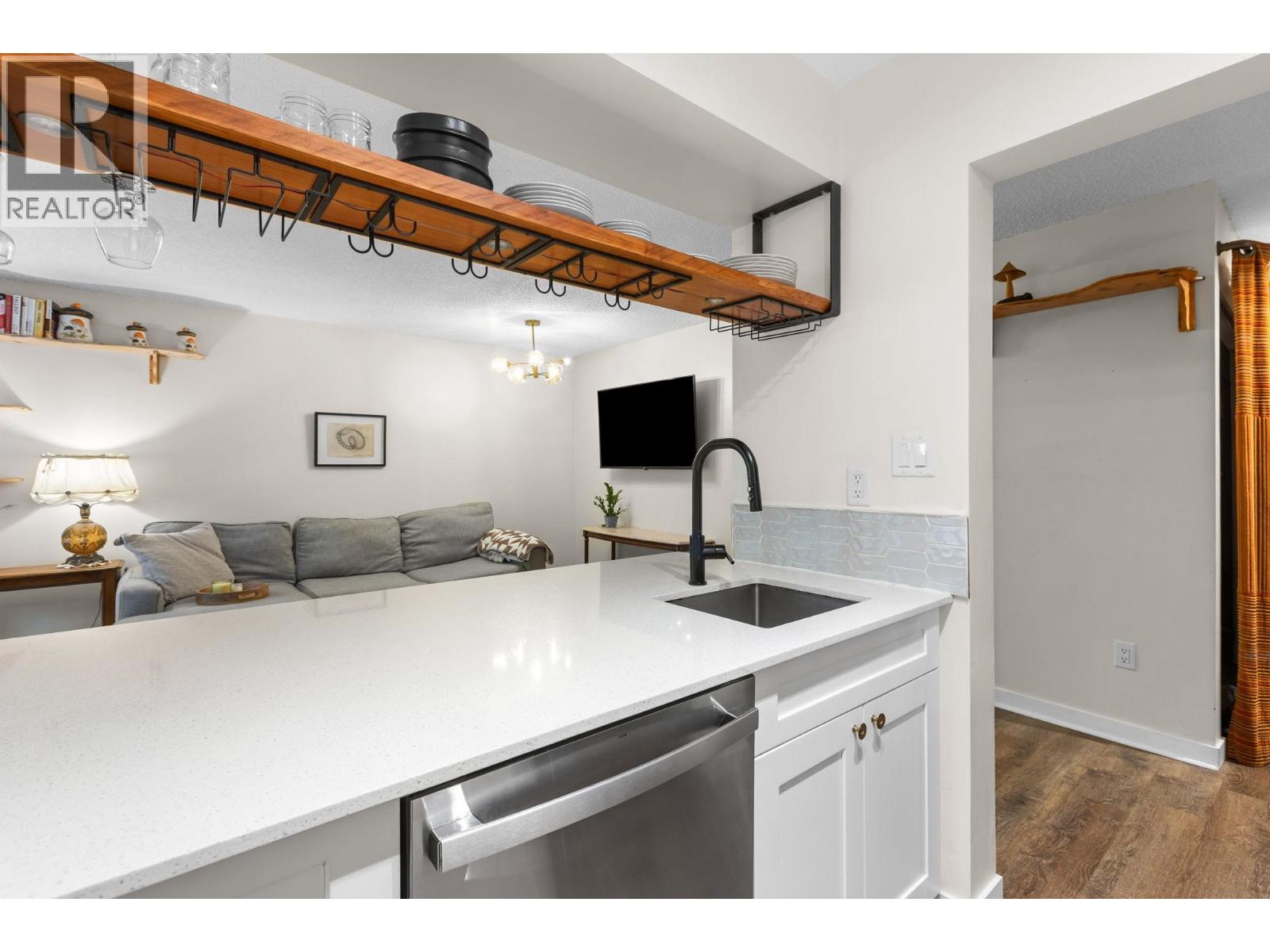 210 9867 Manchester Drive, Burnaby, British Columbia  V3N 4P6 - Photo 14 - R3162353
