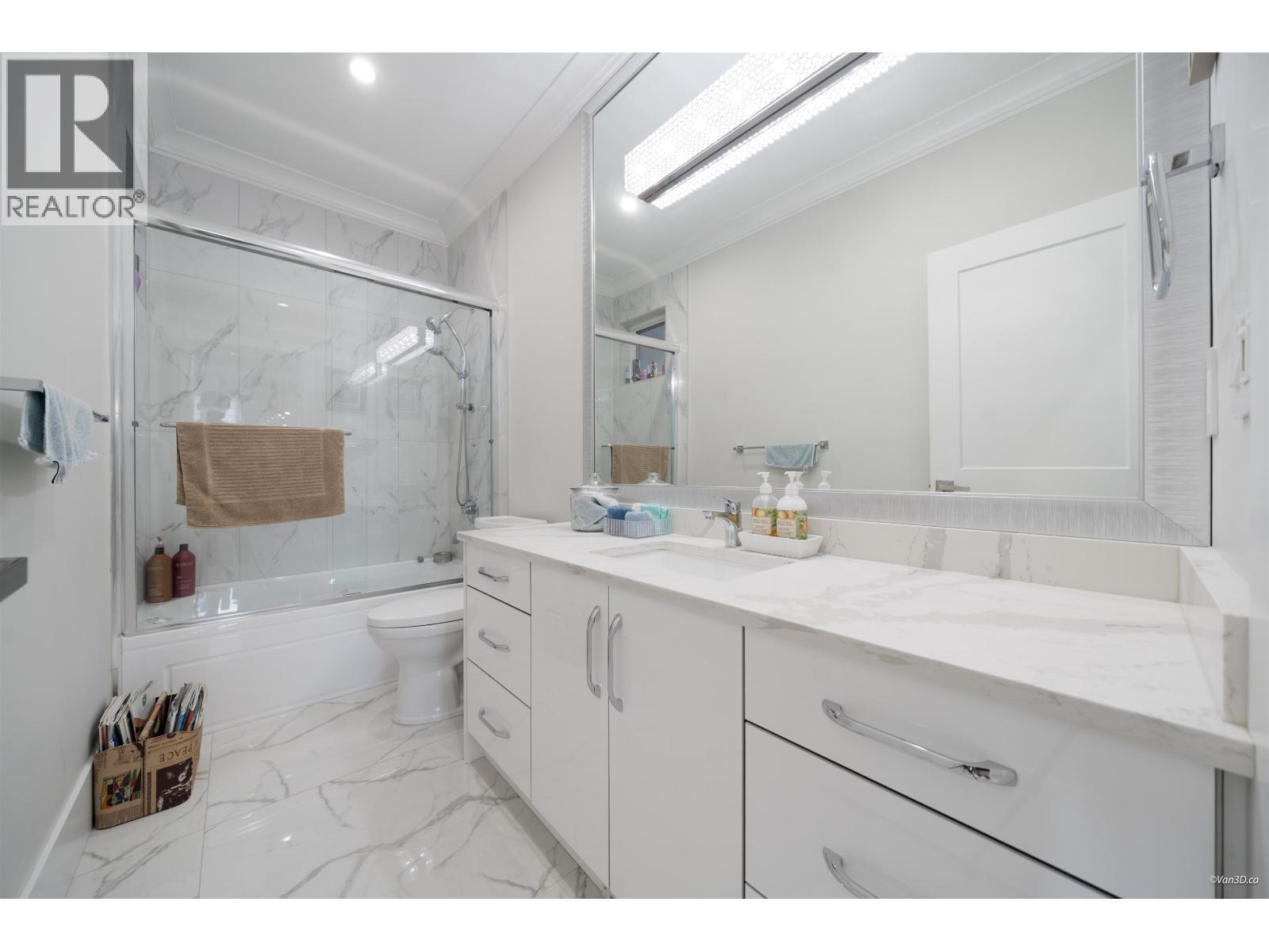 8227 Royal Oak Avenue, Burnaby, British Columbia  V5J 4L1 - Photo 15 - R3162382