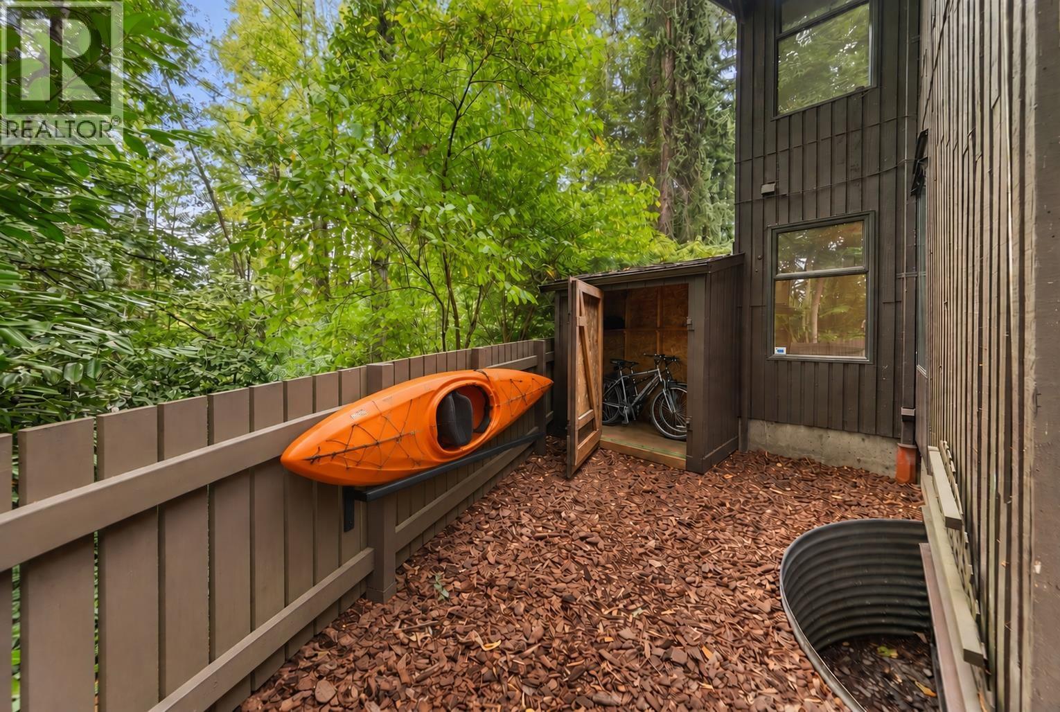 1828 Purcell Way, North Vancouver, British Columbia  V7J 3K3 - Photo 3 - R3162393