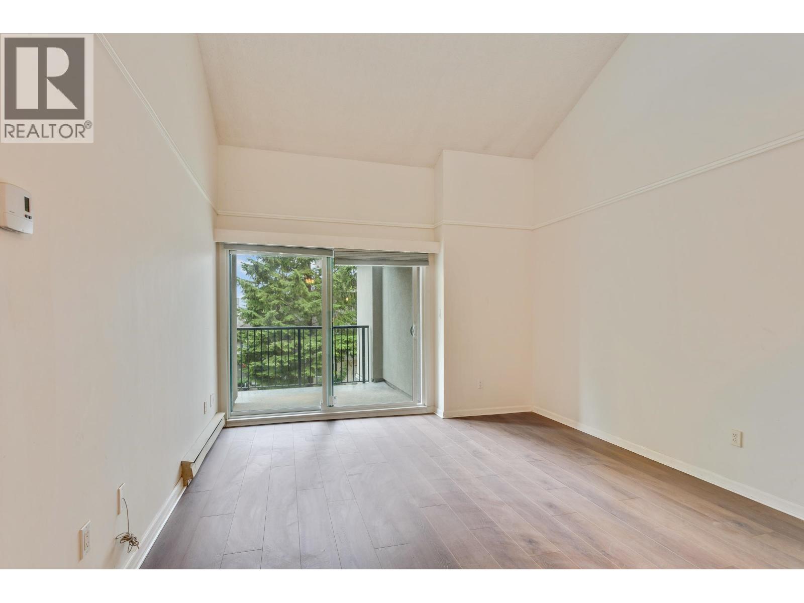 202 836 Twelfth Street, New Westminster, British Columbia  V3M 4K3 - Photo 3 - R3162399