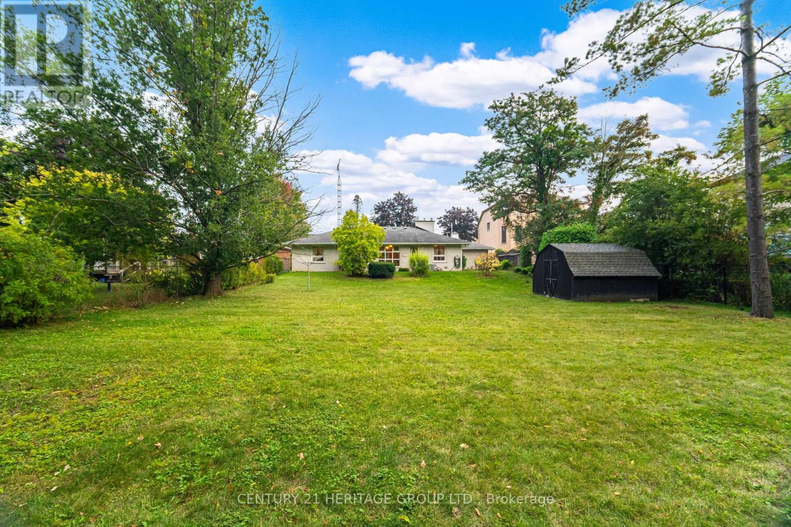 22 Poplar Drive, Richmond Hill, Ontario  L4E 2X6 - Photo 9 - N13756172