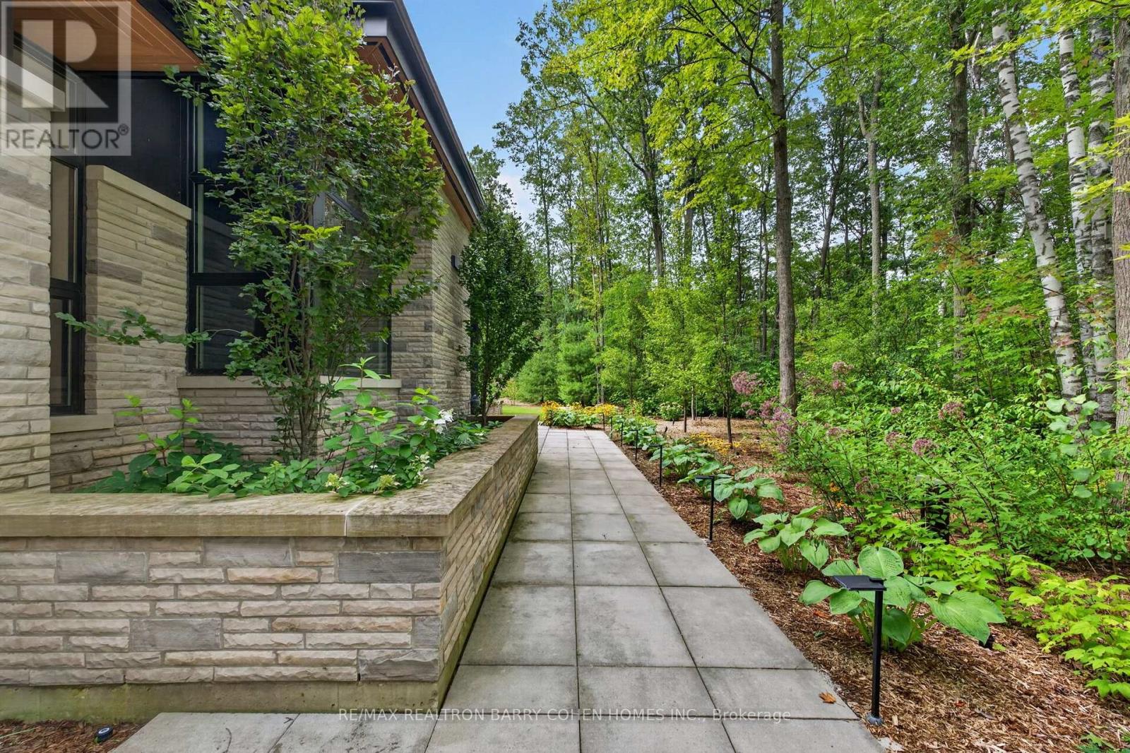 10 Trailwood Crescent, Richmond Hill, Ontario  L4E 3L9 - Photo 4 - N13756180