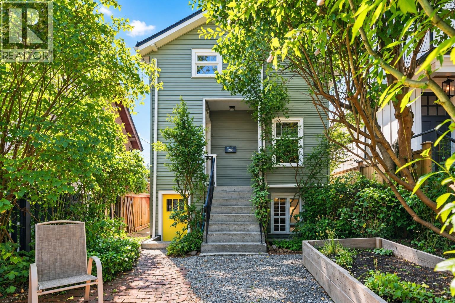 2764 DUNDAS STREET, vancouver, British Columbia